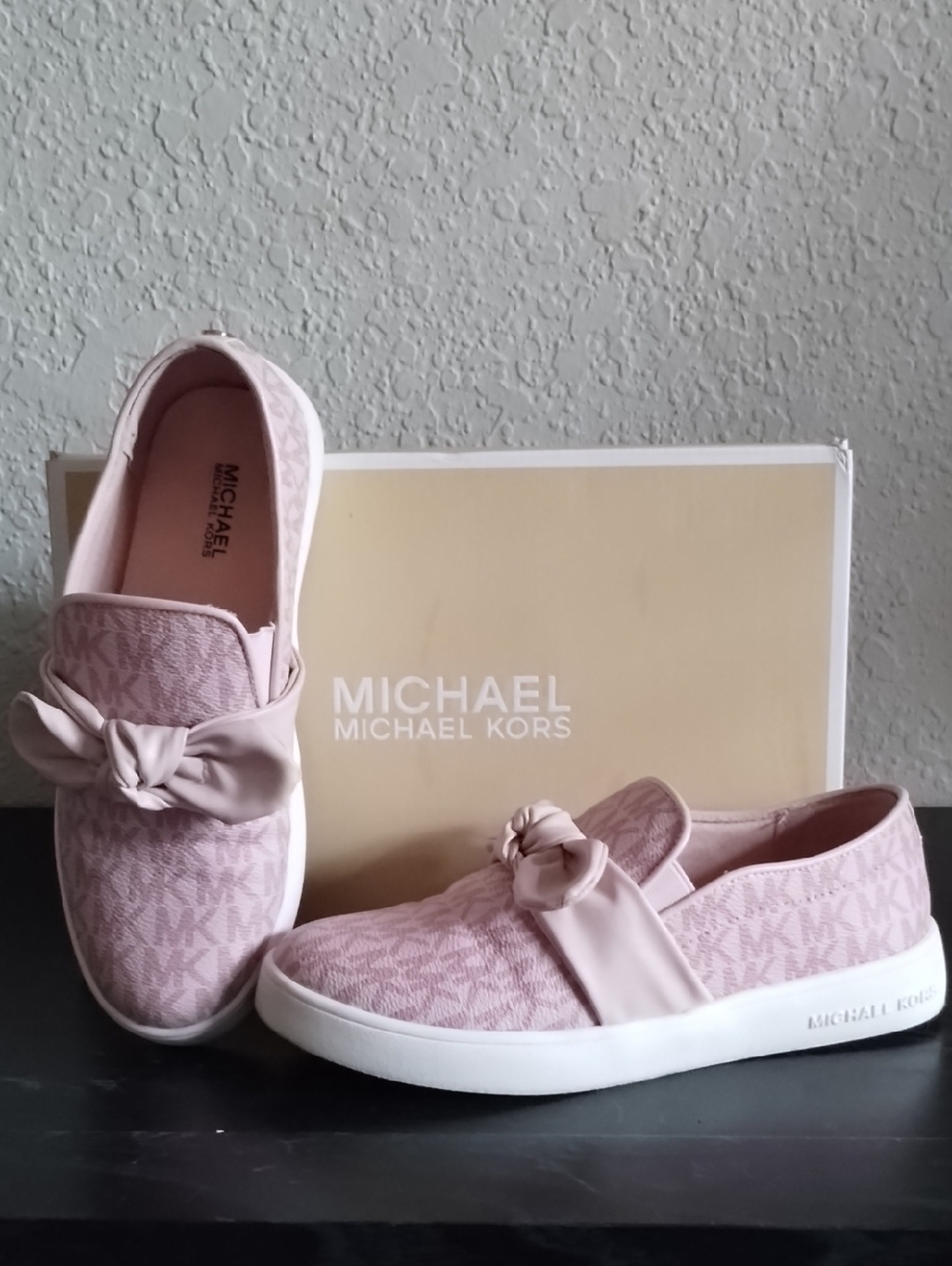 Michael Kors Girls Slip On Sneakers "Jem Bow" Sz 3 Euro 34